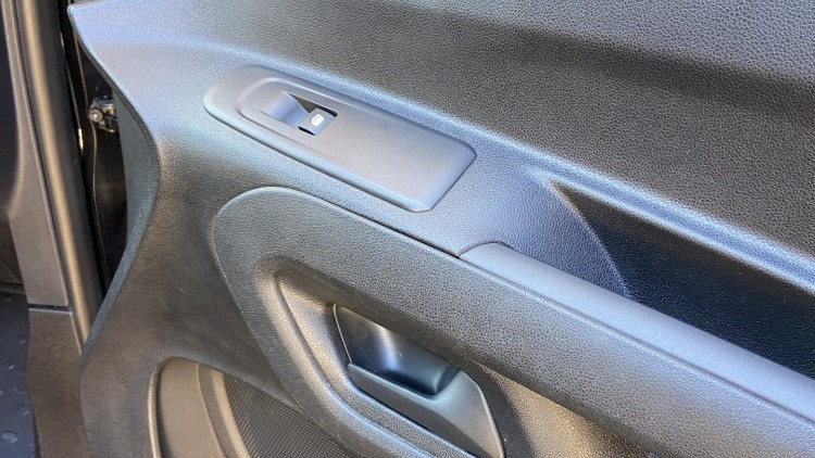 Citro&euml;n Berlingo 1.6 BlueHDI 100cv CARPLAY e CAMARA
