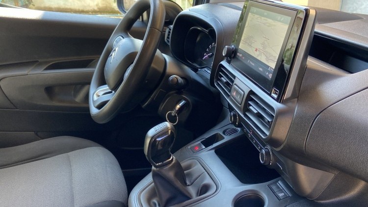 Citro&euml;n Berlingo 1.6 BlueHDI 100cv CARPLAY e CAMARA