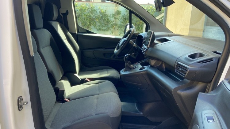 Citro&euml;n Berlingo 1.6 BlueHDI 100cv CARPLAY e CAMARA