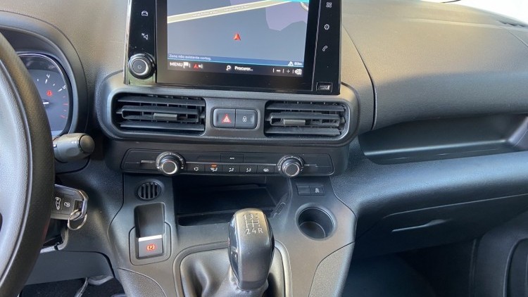Citro&euml;n Berlingo 1.6 BlueHDI 100cv CARPLAY e CAMARA