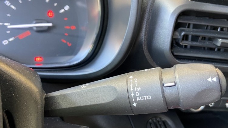 Citro&euml;n Berlingo 1.6 BlueHDI 100cv CARPLAY e CAMARA