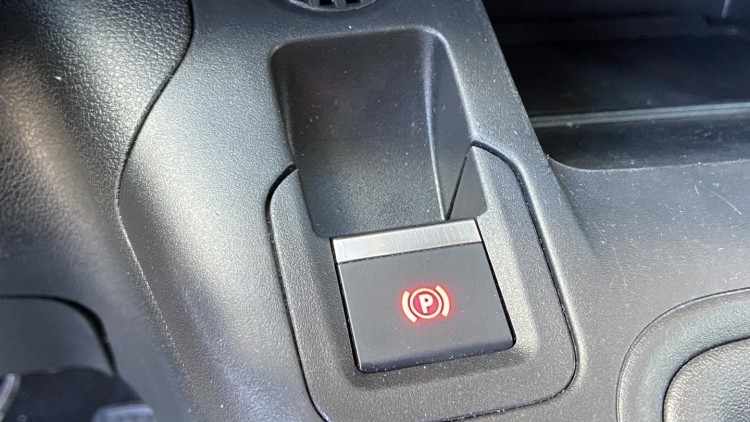 Citro&euml;n Berlingo 1.6 BlueHDI 100cv CARPLAY e CAMARA