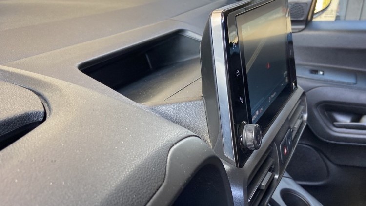 Citro&euml;n Berlingo 1.6 BlueHDI 100cv CARPLAY e CAMARA