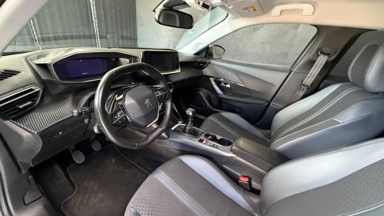Peugeot 2008 1.2 PureTech Allure