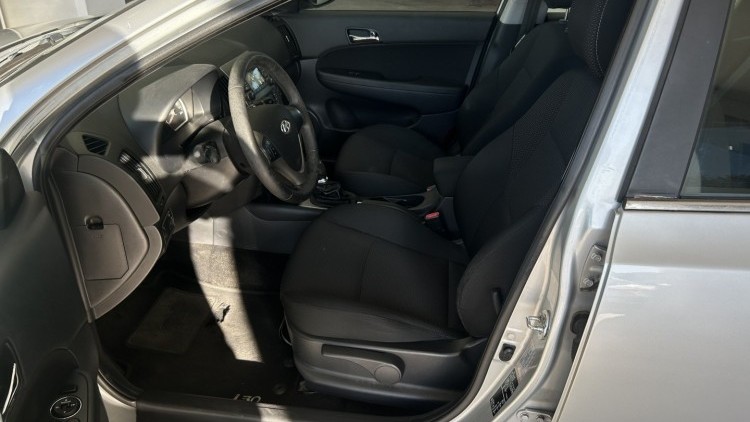 Hyundai i30 1.6 CRDI "Confort" (147 MIL KMs)