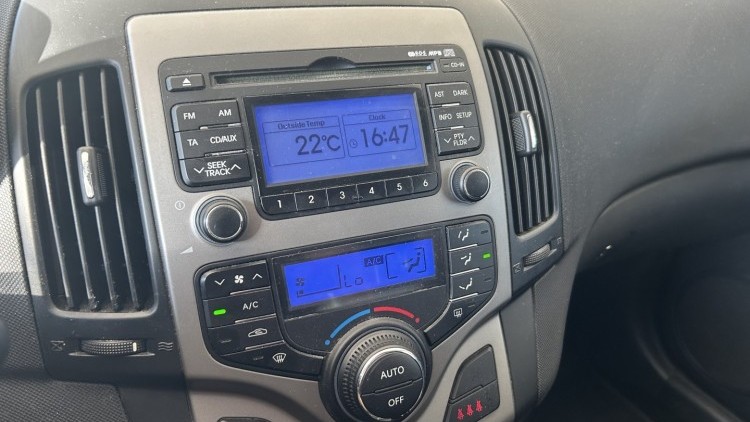 Hyundai i30 1.6 CRDI "Confort" (147 MIL KMs)