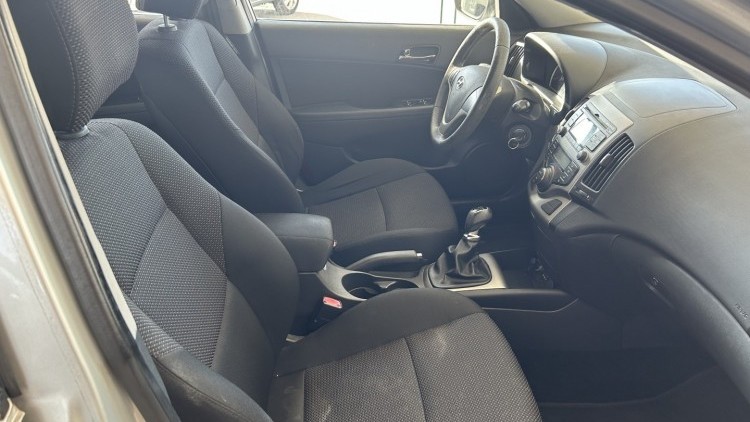 Hyundai i30 1.6 CRDI "Confort" (147 MIL KMs)