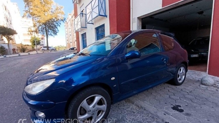 Peugeot 206 XS 2.0 HDi 90 CV 3 Portas 5 Lugares