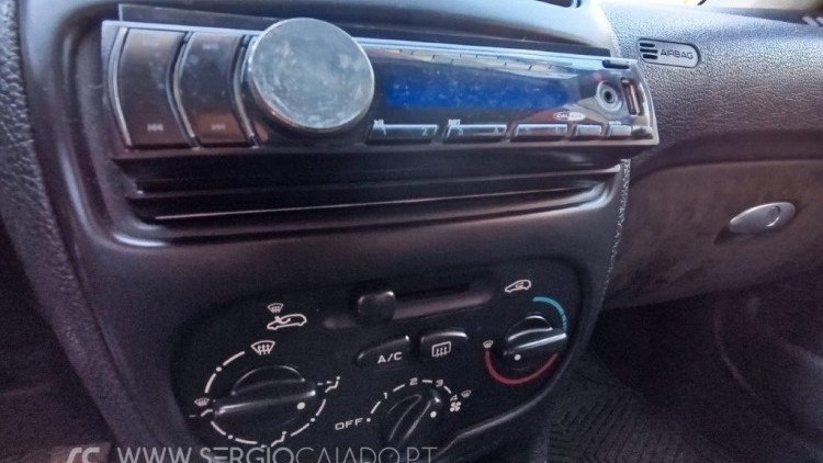 Peugeot 206 XS 2.0 HDi 90 CV 3 Portas 5 Lugares