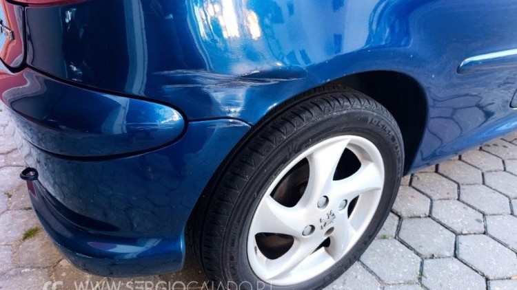 Peugeot 206 XS 2.0 HDi 90 CV 3 Portas 5 Lugares