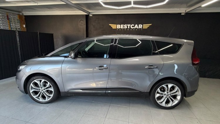 Renault Grand Sc&eacute;nic 1.7 Blue DCi Bose Edition
