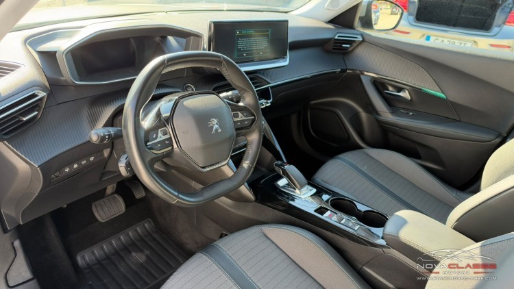 Peugeot E-2008 50 kWh Allure Pack