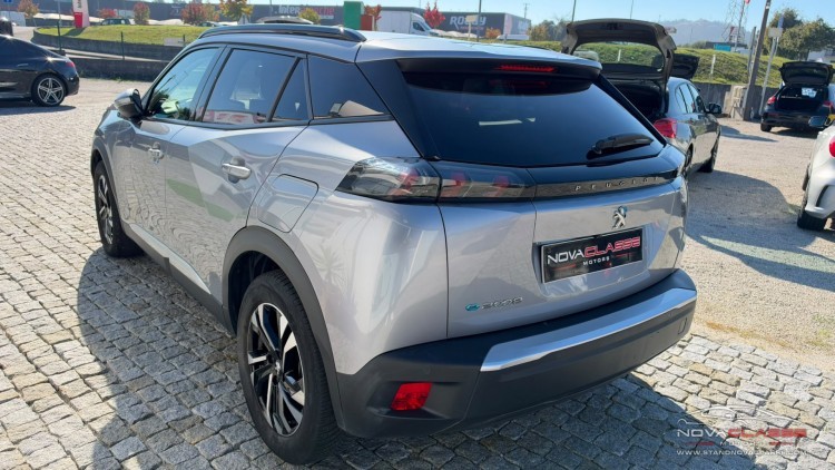 Peugeot E-2008 50 kWh Allure Pack