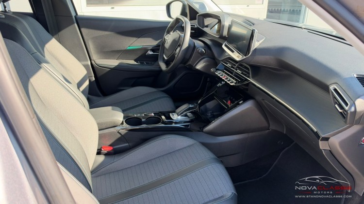 Peugeot E-2008 50 kWh Allure Pack