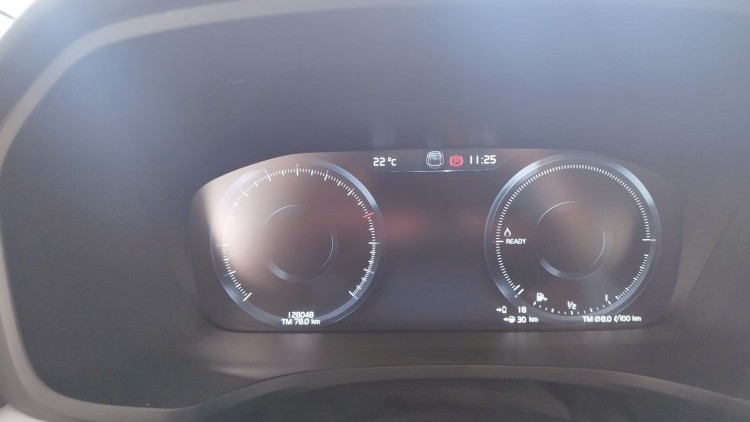 Volvo V60 T6 R-DISAGN PLUG-IN AUTO
