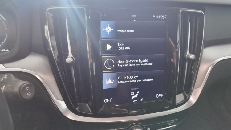 Volvo V60 T6 R-DISAGN PLUG-IN AUTO