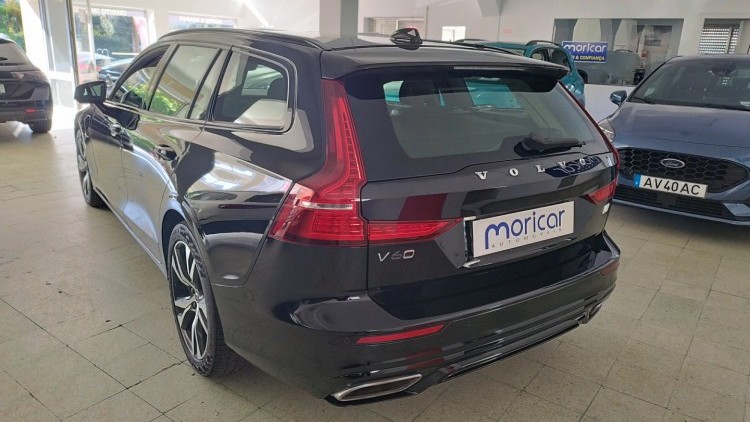 Volvo V60 T6 R-DISAGN PLUG-IN AUTO