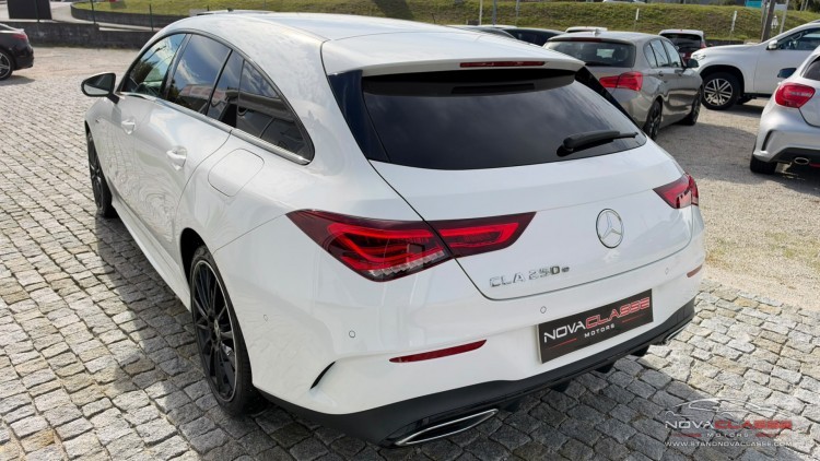 Mercedes-Benz Classe CLA 250 Shooting Brake AMG Line - H&iacute;brido