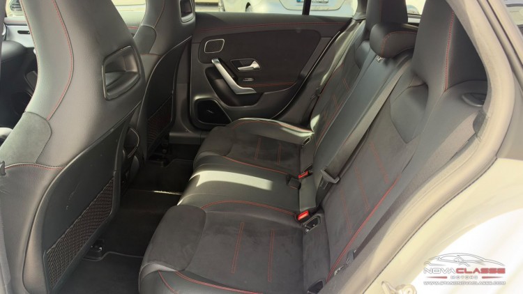 Mercedes-Benz Classe CLA 250 Shooting Brake AMG Line - H&iacute;brido