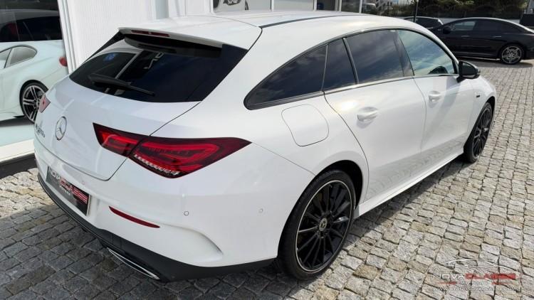 Mercedes-Benz Classe CLA 250 Shooting Brake AMG Line - H&iacute;brido