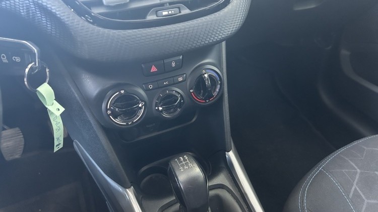 Peugeot 2008 1.2 VTI "Style" (57 MIL KMs)