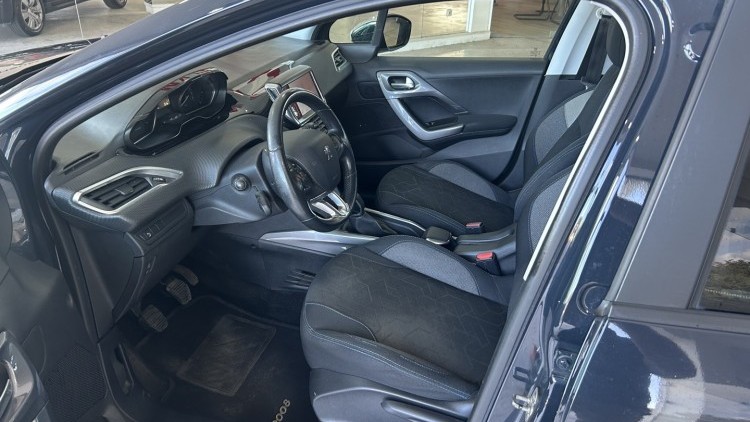 Peugeot 2008 1.2 VTI "Style" (57 MIL KMs)