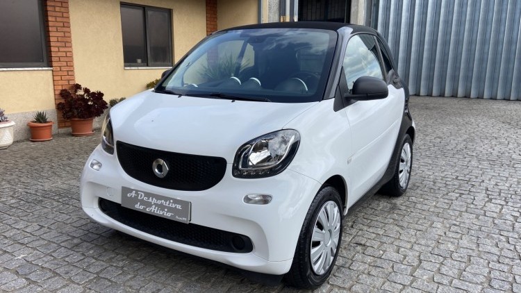 Smart ForTwo Coup&eacute; 1.0i