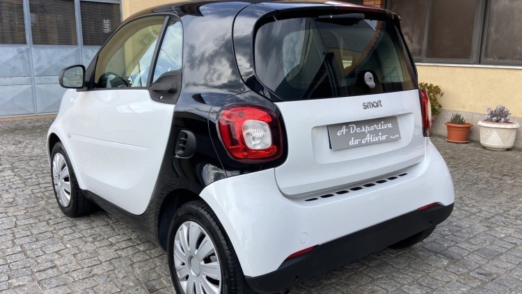 Smart ForTwo Coup&eacute; 1.0i