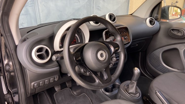 Smart ForTwo Coup&eacute; 1.0i