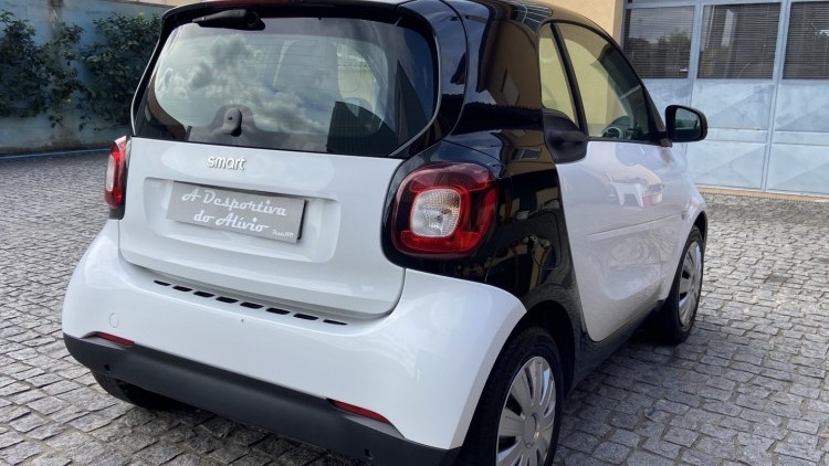 Smart ForTwo Coup&eacute; 1.0i