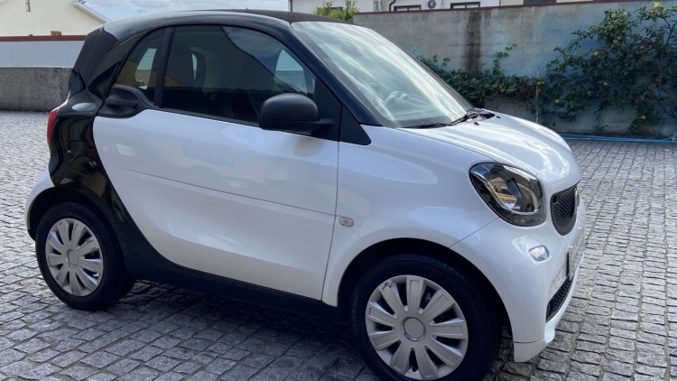 Smart ForTwo Coup&eacute; 1.0i