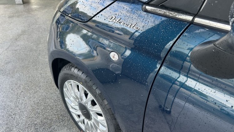 Fiat 500 1.0 Hybrid "Dolce vita" (83 MIL KMs)