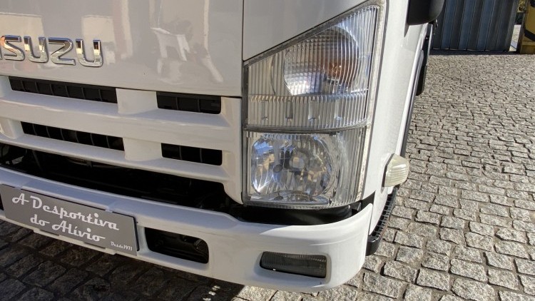 Isuzu S&eacute;rie NLR CABINE DUPLA + TRIBASCULANTE