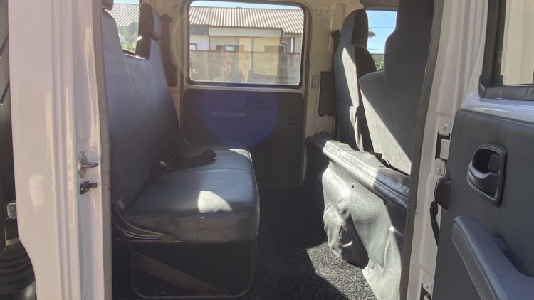 Isuzu S&eacute;rie NLR CABINE DUPLA + TRIBASCULANTE