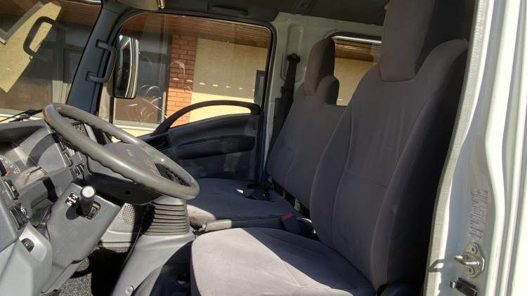 Isuzu S&eacute;rie NLR CABINE DUPLA + TRIBASCULANTE