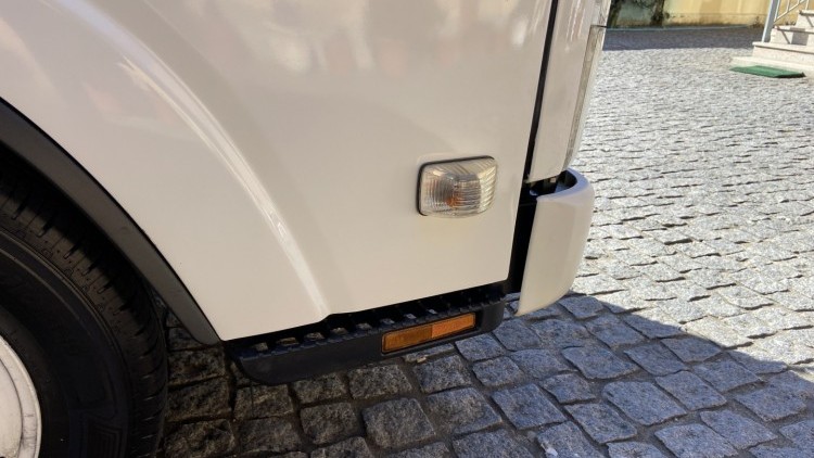 Isuzu S&eacute;rie NLR CABINE DUPLA + TRIBASCULANTE