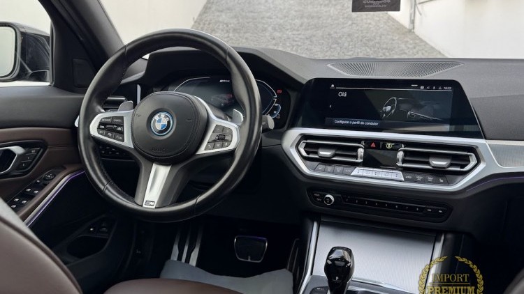 BMW S&eacute;rie 3 - 320 e Touring Pack M Full Extras