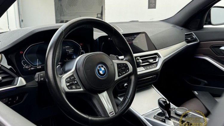 BMW S&eacute;rie 3 - 320 e Touring Pack M Full Extras
