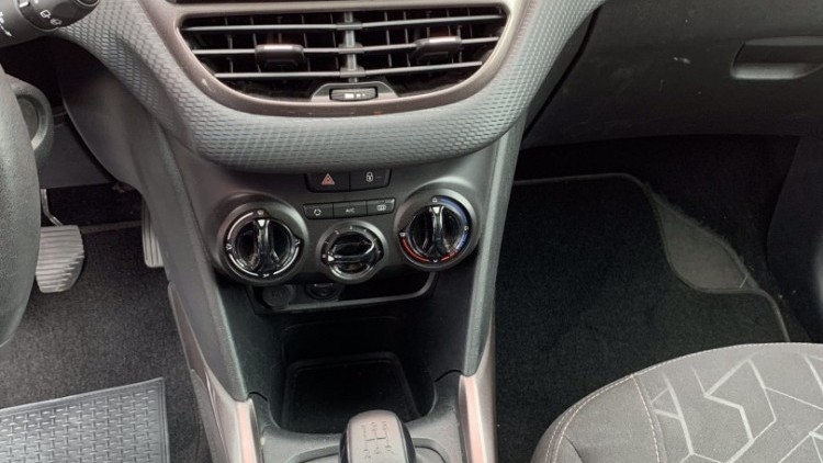 Peugeot 2008 1.6 HDI ACTIVE