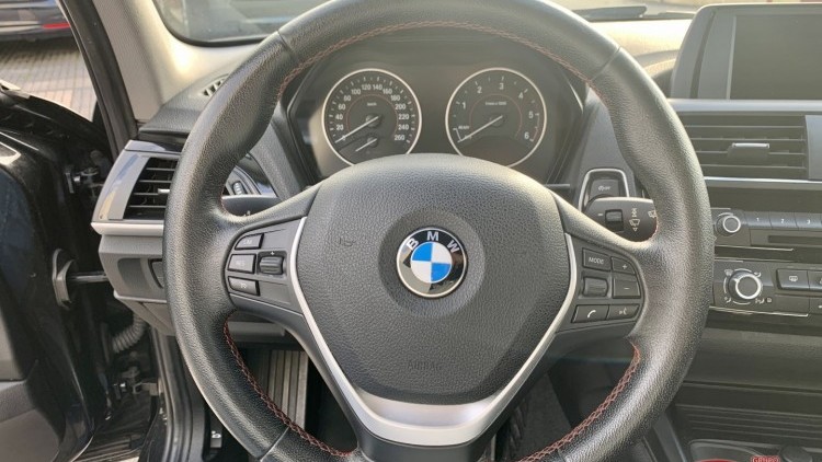 BMW S&eacute;rie 1 - 116 D Line Sport 5P