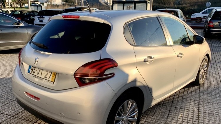 Peugeot 208 1.5 BlueHDI Signature